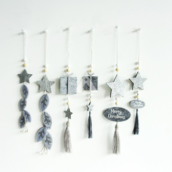 Textile Hangings for a Cheerful Christmas